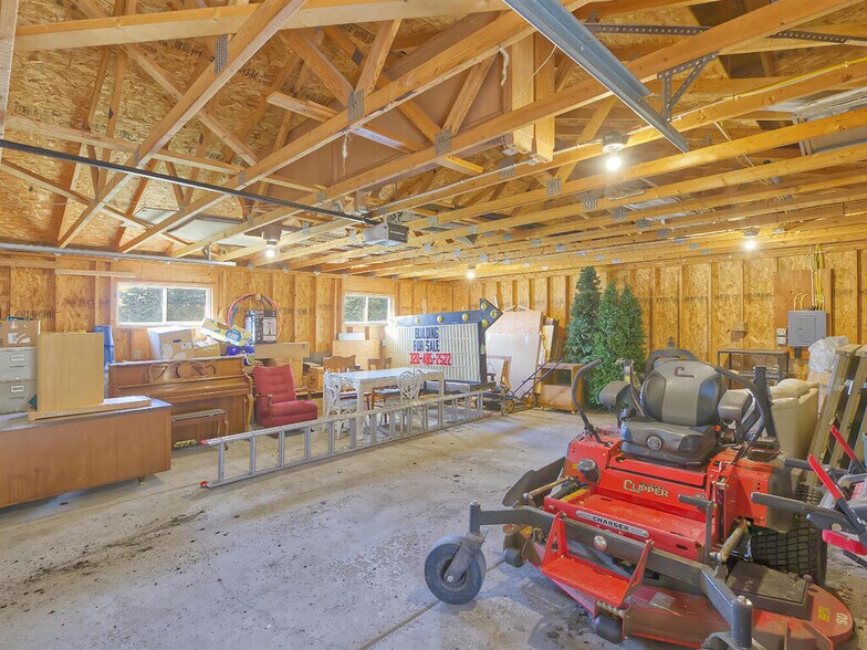 More Photos Of 410 1st St N, Winsted Office For Sale