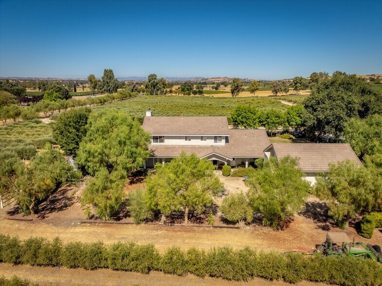 More Photos Of 5055 Rancho La Loma Linda Dr, Paso Robles Specialty For Sale