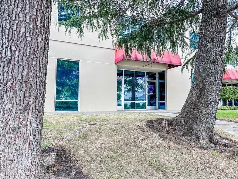 More Photos Of 110 Railroad Ave, Suisun City Flex For Lease