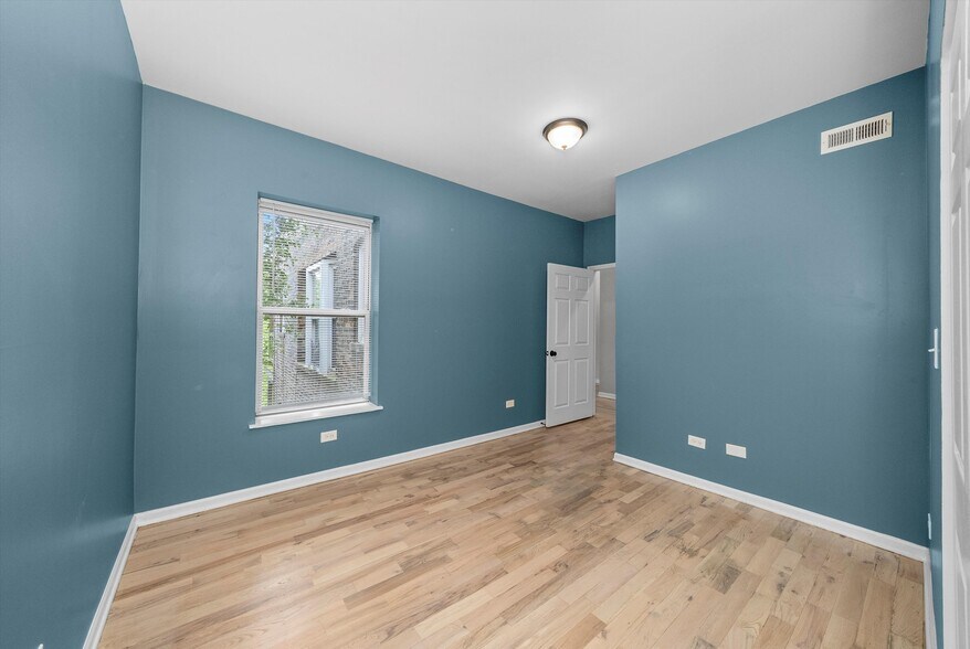 More Photos Of 7127 S Normal Blvd, Chicago Apartments For Sale