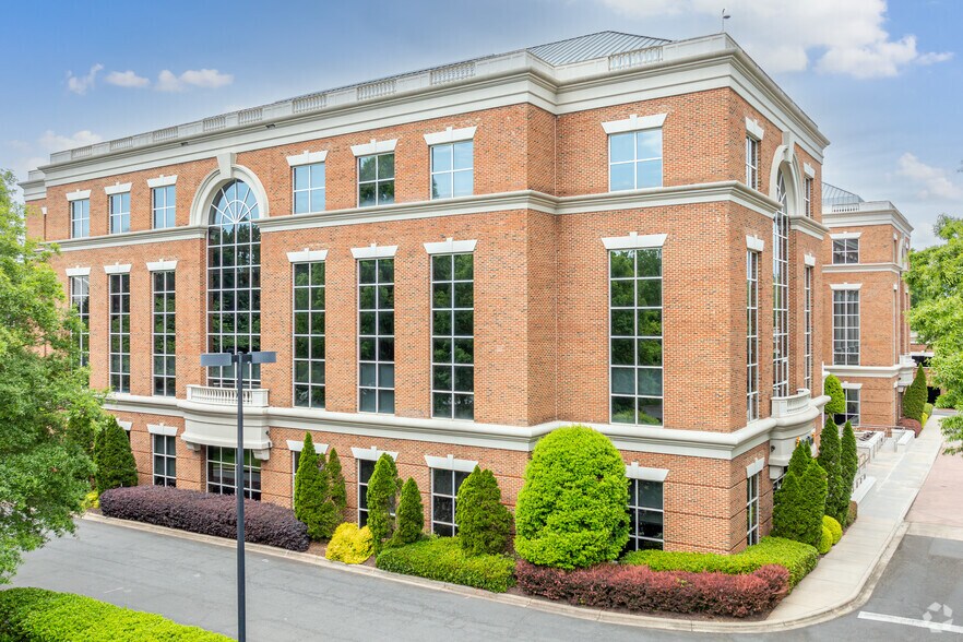 More Photos Of 4064 Colony Rd, Charlotte Office For Lease