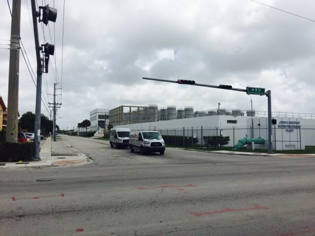 More Photos Of 330-332 W 9th St, Hialeah Storefront Retail Office For Lease