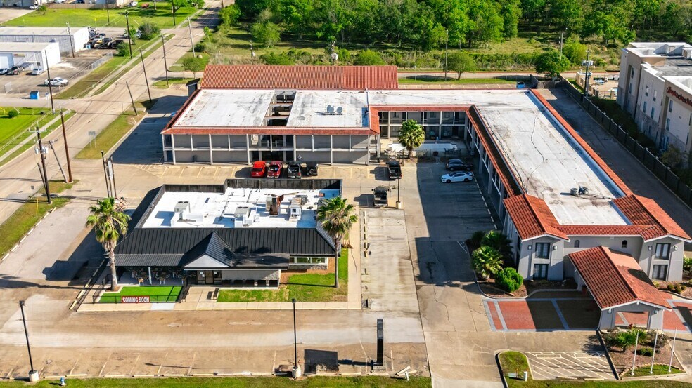 More Photos Of 1126 TX 332 Hwy, Lake Jackson Hotel For Sale