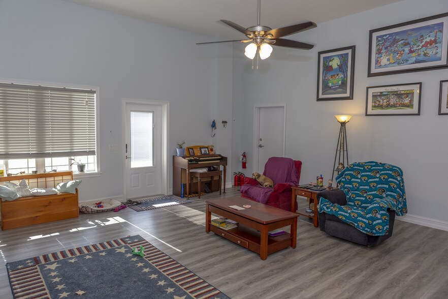 More Photos Of 2211 E Norvell Bryant Hwy, Hernando Freestanding For Sale