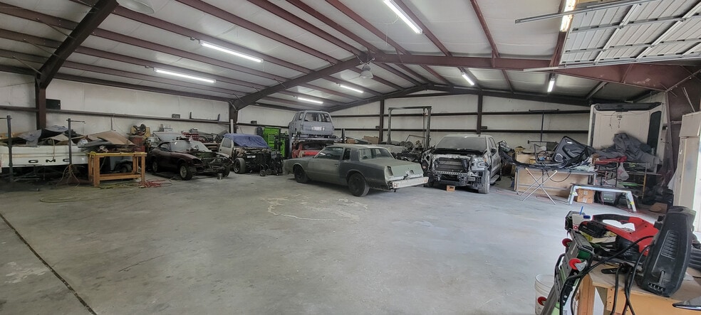 More Photos Of 1005 W 5th North St, Summerville Warehouse For Lease