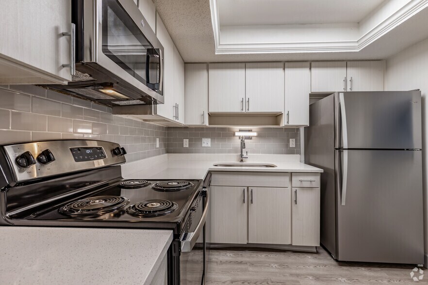 More Photos Of 120 47th Ave N, Saint Petersburg Apartments For Sale