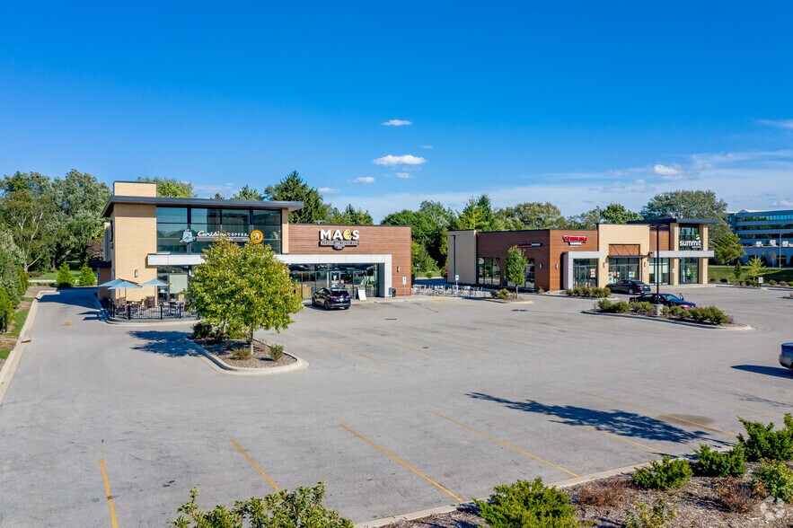 More Photos Of 1000 S Moorland Rd, Brookfield Storefront For Lease