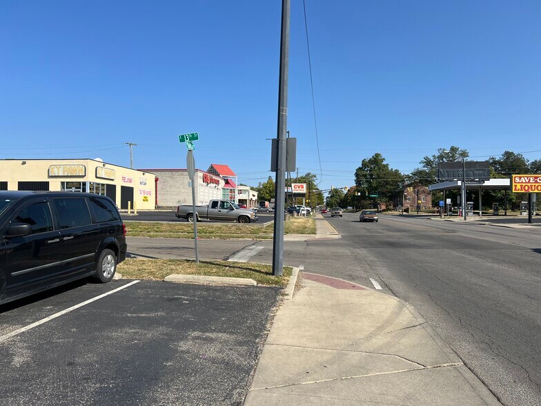 More Photos Of 2001 S Madison St, Muncie Freestanding For Sale