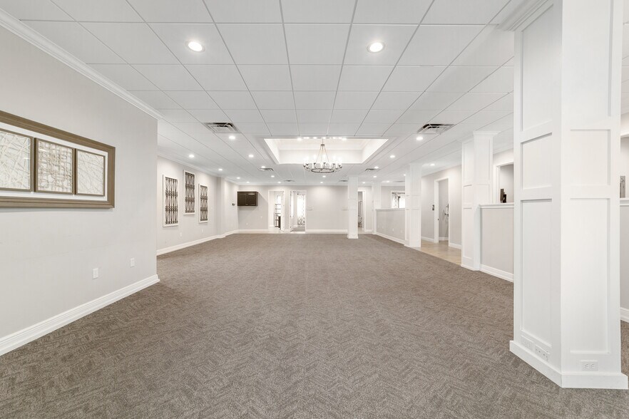 More Photos Of 809 County Road 466, The Villages Medical For Sale