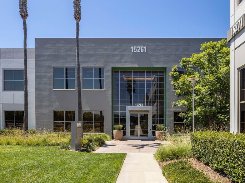 More Photos Of 46 Discovery, Irvine Unknown For Lease