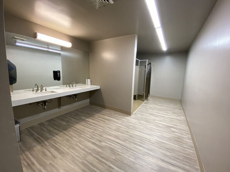 More Photos Of 2200 E 104th Ave, Thornton Office For Lease