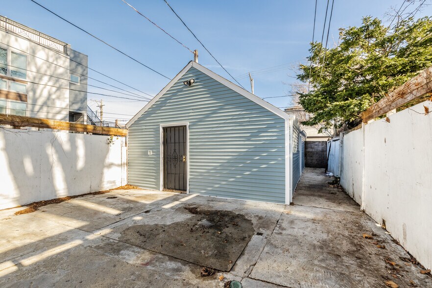 More Photos Of 6129 N Ravenswood Ave, Chicago Multifamily For Sale