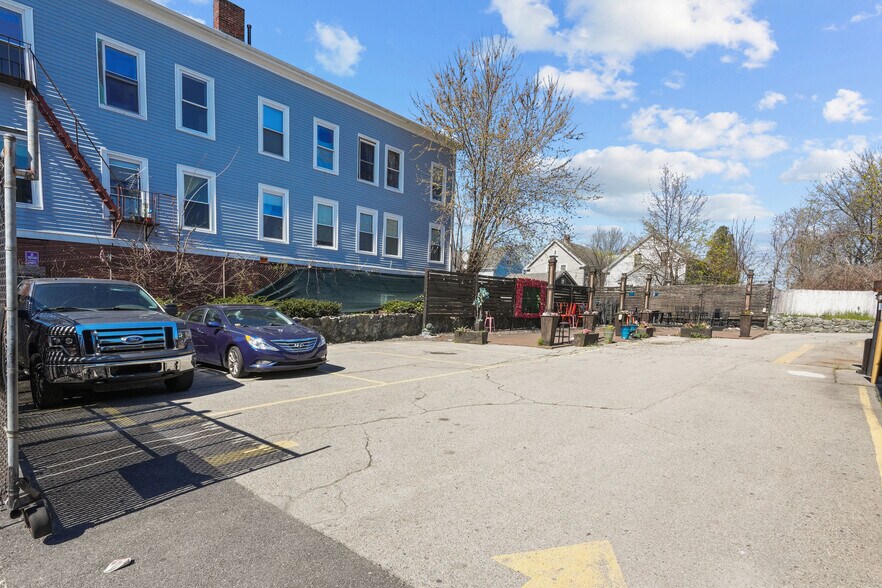 More Photos Of 727 Cranston St, Providence Bar For Sale