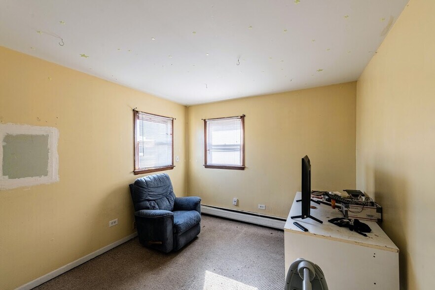 More Photos Of 1619 N 35th Ave, Melrose Park Apartments For Sale