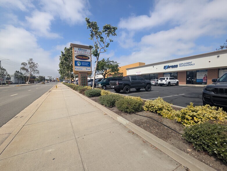 More Photos Of 2351-2381 Vineyard Ave, Oxnard General Retail For Lease