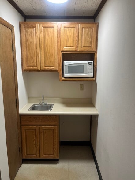 More Photos Of 2300 Kossuth St, Lafayette Office For Lease