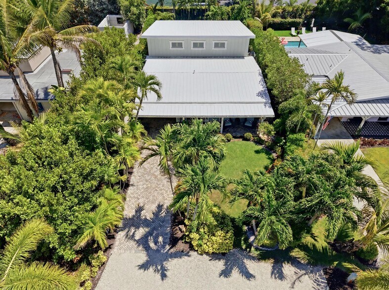 More Photos Of 840 Myrtle Ter, Naples Freestanding For Sale