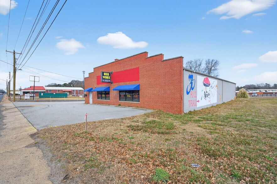 More Photos Of 1321 Union St, Spartanburg Freestanding For Lease