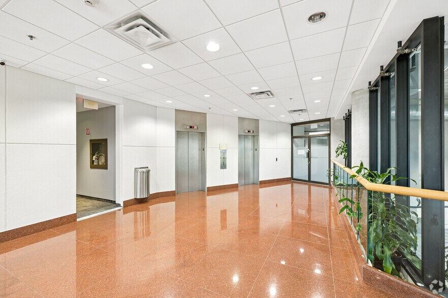 More Photos Of 6555 Boul Métropolitain E, Montréal Office For Lease