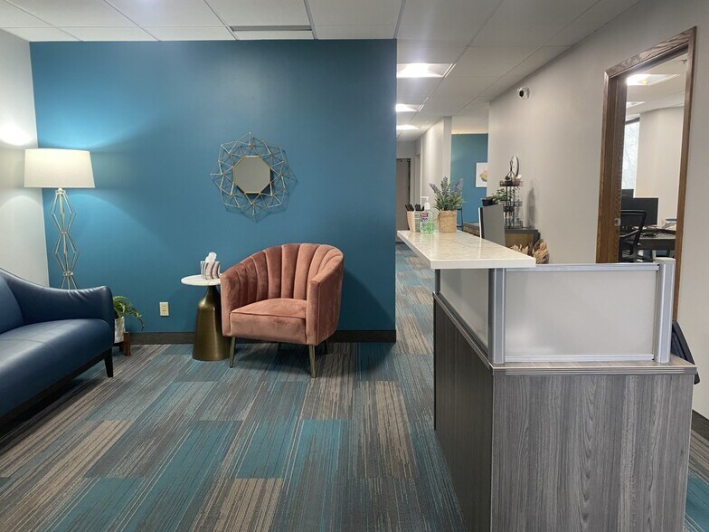 More Photos Of 1611 W County Road B, Roseville Medical For Lease