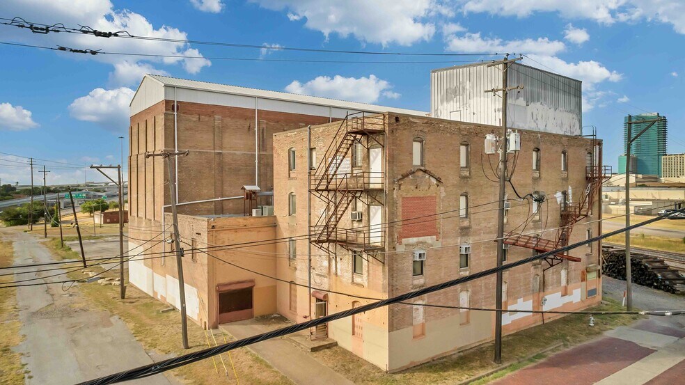 More Photos Of 1000 Harding St, Fort Worth Land For Sale