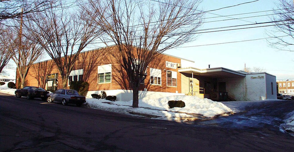 More Photos Of 826 Monocacy St, Bethlehem Storefront Retail Office For Lease