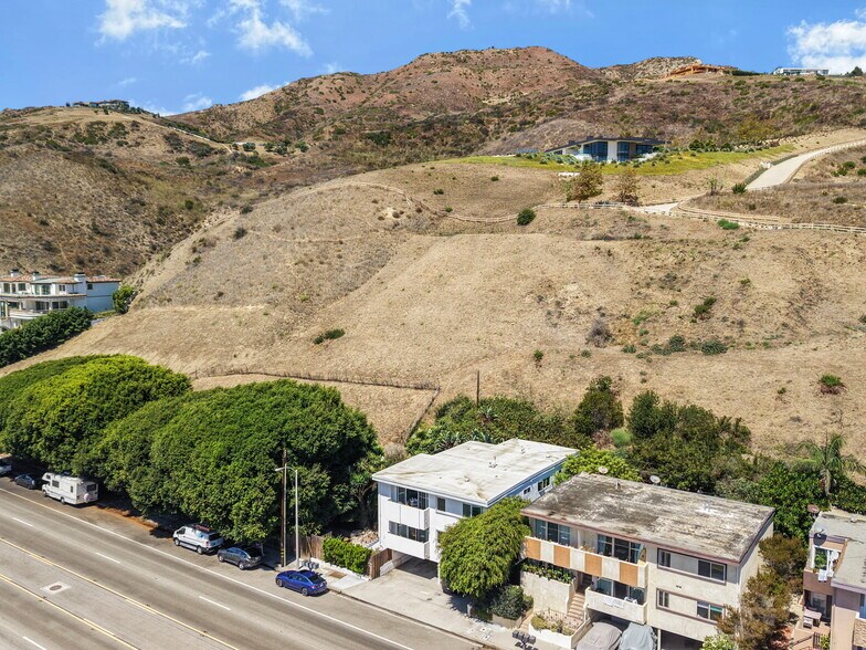More Photos Of 22357 Pacific Coast Hwy, Malibu Apartments For Sale