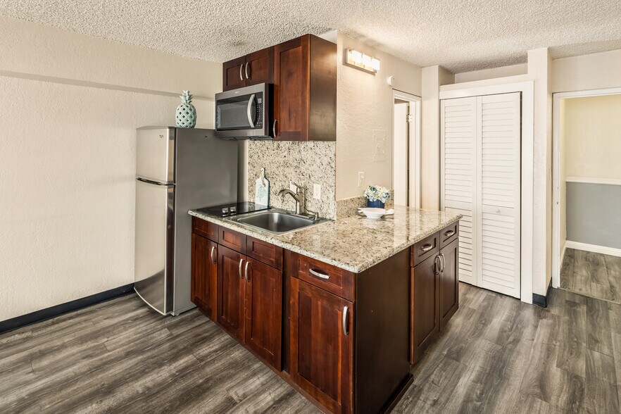 More Photos Of 441 Walina St, Honolulu Apartments For Sale