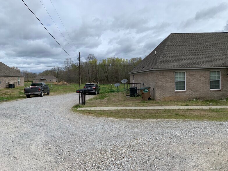 More Photos Of 9120 Feathers Chapel Dr, Somerville Apartments For Sale