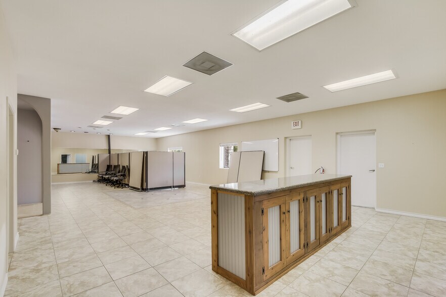 More Photos Of 3500 Lohmans Ford Rd, Lago Vista Warehouse For Sale