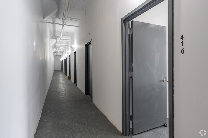 More Photos Of 21-07 41st Ave, Long Island City Industrial For Lease