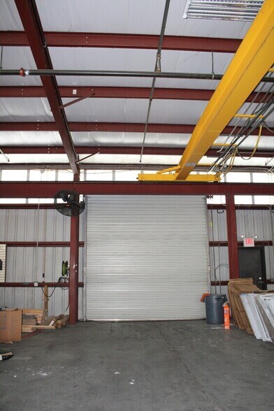 More Photos Of 399 Prairie Industrial Pky, Mulberry Warehouse For Lease
