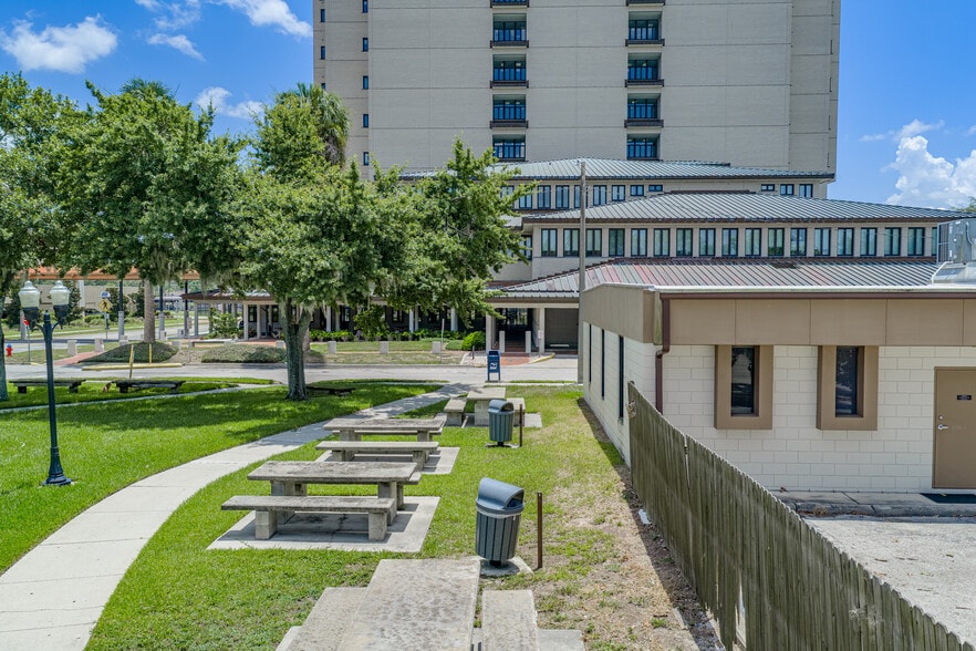 More Photos Of 215 Mary Reckeweg Way, Bartow Office For Sale