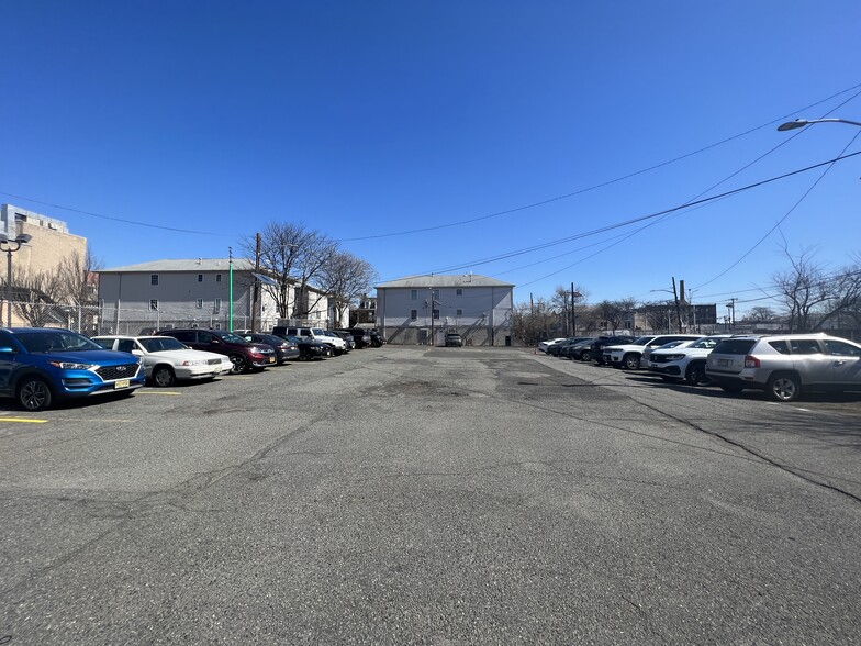 Primary Photo Of 1042-1044 Broad St, Newark Land For Sale