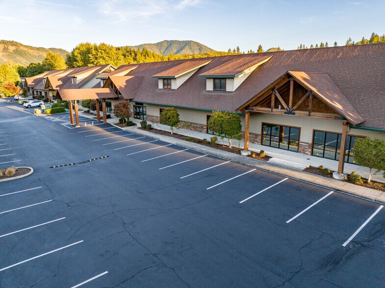 More Photos Of 1879 Williams Hwy, Grants Pass Medical For Sale