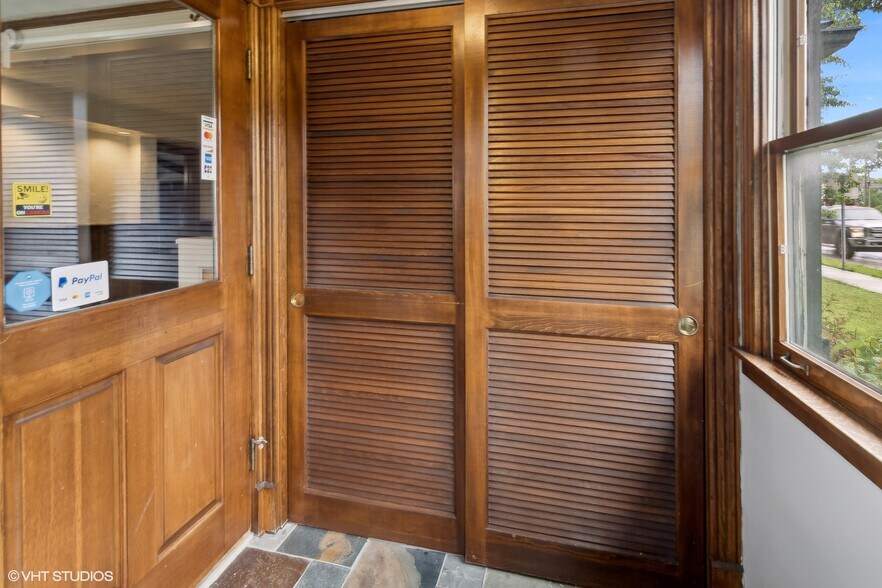 More Photos Of 438 N Hough St, Barrington Office For Sale