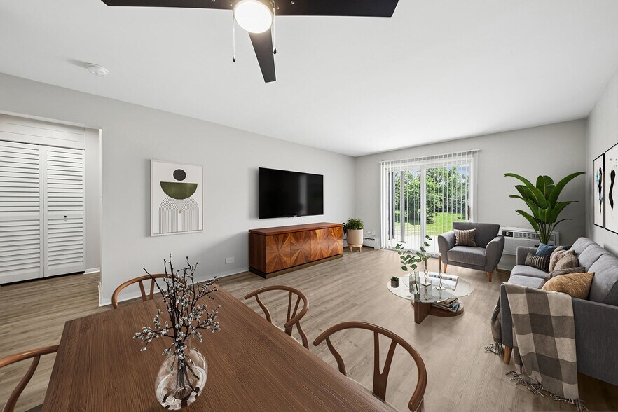 More Photos Of 211 N Lincolnway, North Aurora Apartments For Sale