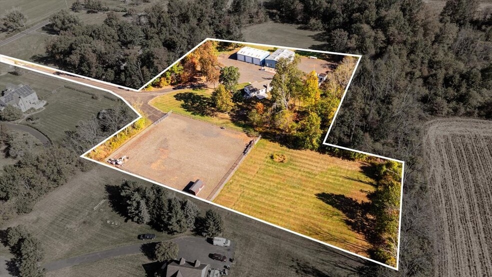 More Photos Of 563 Deep Run Rd, Perkasie Contractor Storage Yard For Sale