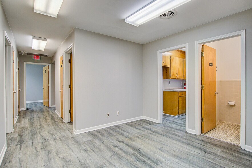 More Photos Of 137 Cedar Dr, Saint Stephen Office For Sale