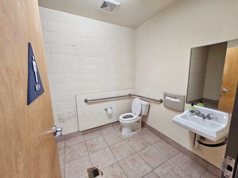 More Photos Of 2890 E Pico Blvd, Los Angeles Light Distribution For Lease