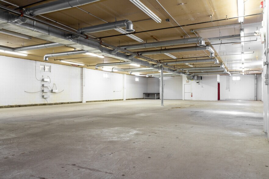 More Photos Of 145-149 Sandy Creek Rd, Verona Flex For Sale