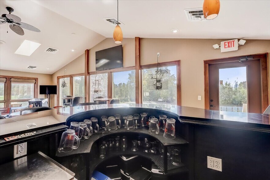 More Photos Of 800 S Main St, Lake Mills Sports And Entertainment For Sale