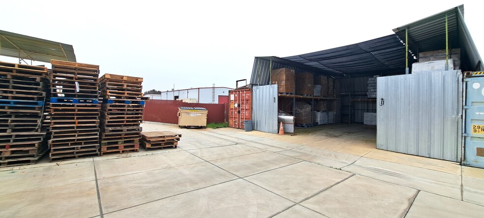 More Photos Of 9309 Enos Ln, Bakersfield Warehouse For Lease
