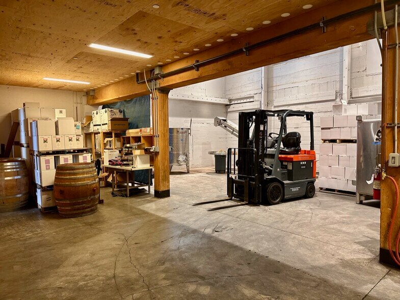 More Photos Of 3115 NE Sandy Blvd, Portland Loft Creative Space For Lease