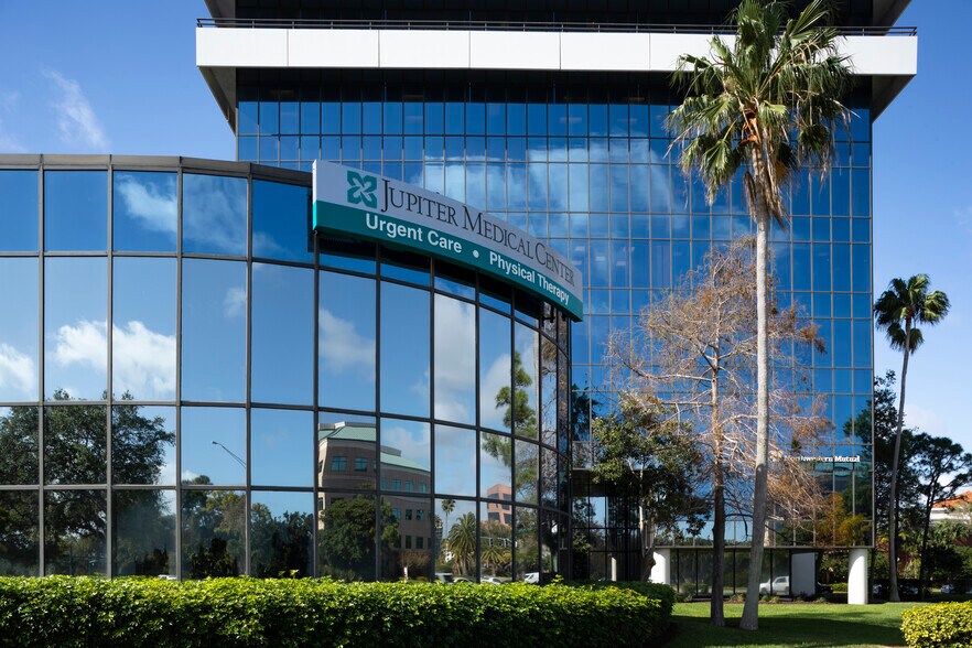 More Photos Of 3300 Pga Blvd, Palm Beach Gardens Office For Lease