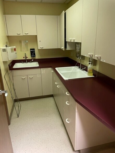 More Photos Of 805 S Broadway, Boulder Medical For Lease