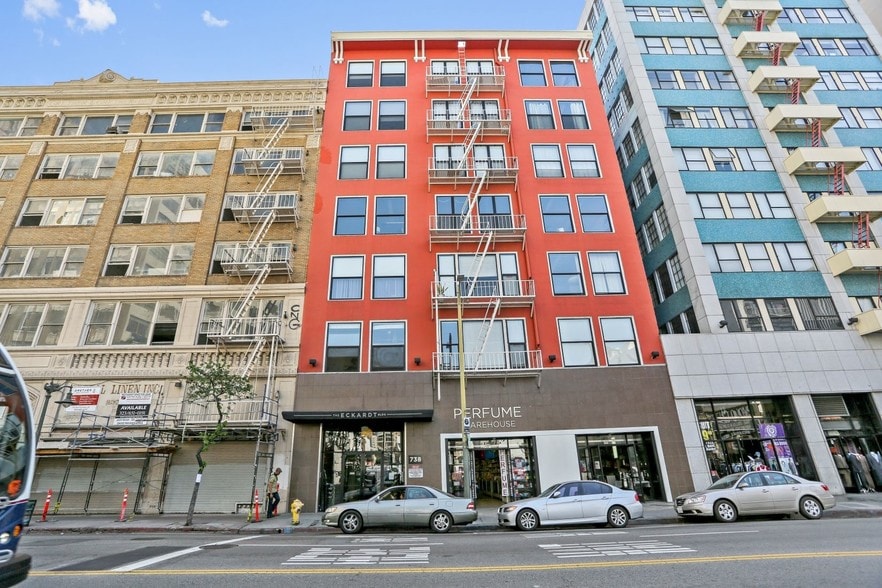 More Photos Of 738 S Los Angeles St, Los Angeles Apartments For Lease
