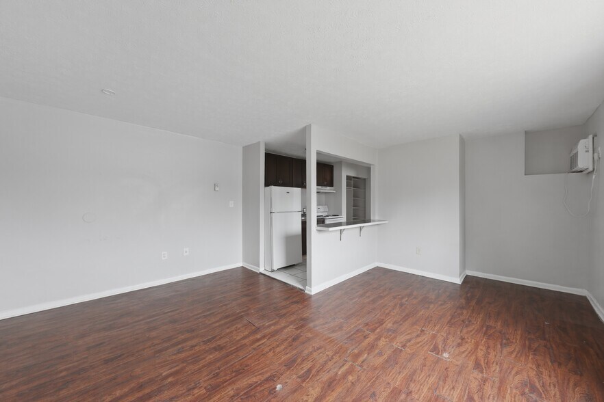 More Photos Of 1209 W Galbraith Rd, Cincinnati Apartments For Sale