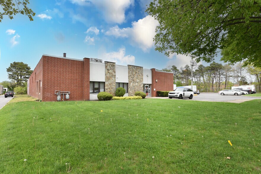 More Photos Of 1565 Ocean Ave, Bohemia Manufacturing For Sale