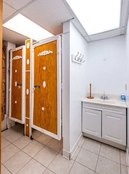 More Photos Of 3429 Prospect St, Indianapolis Religious Facility For Sale